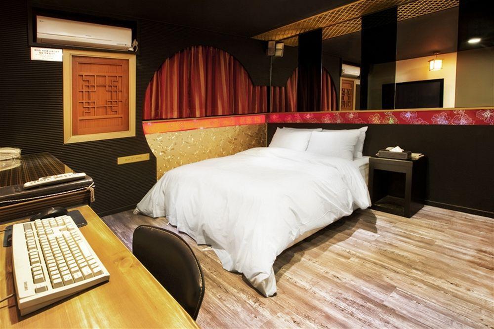 Film 37.2 Hotel Seoul Exterior photo