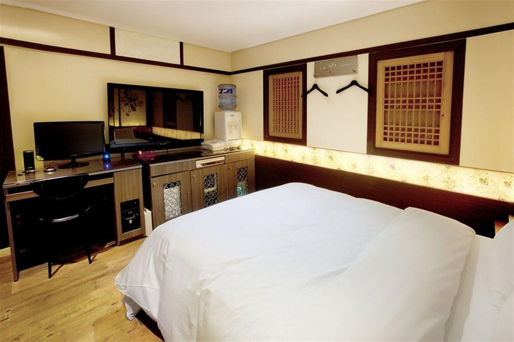 Film 37.2 Hotel Seoul Exterior photo