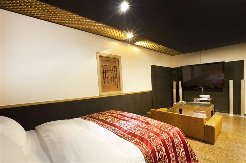 Film 37.2 Hotel Seoul Exterior photo