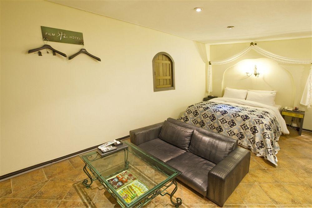 Film 37.2 Hotel Seoul Exterior photo